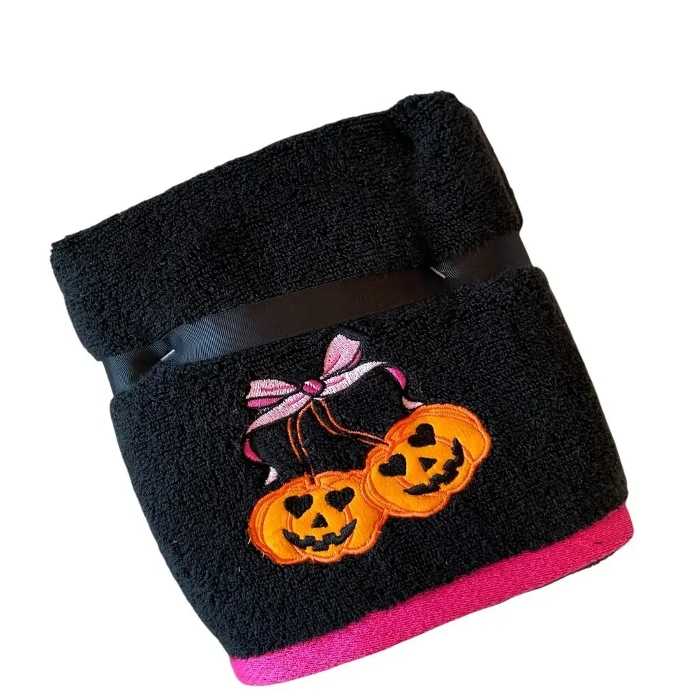 2pc Betsey Johnson Halloween Hand Towel 16x26 Cotton Embroidered Pumpkin Bow NEW